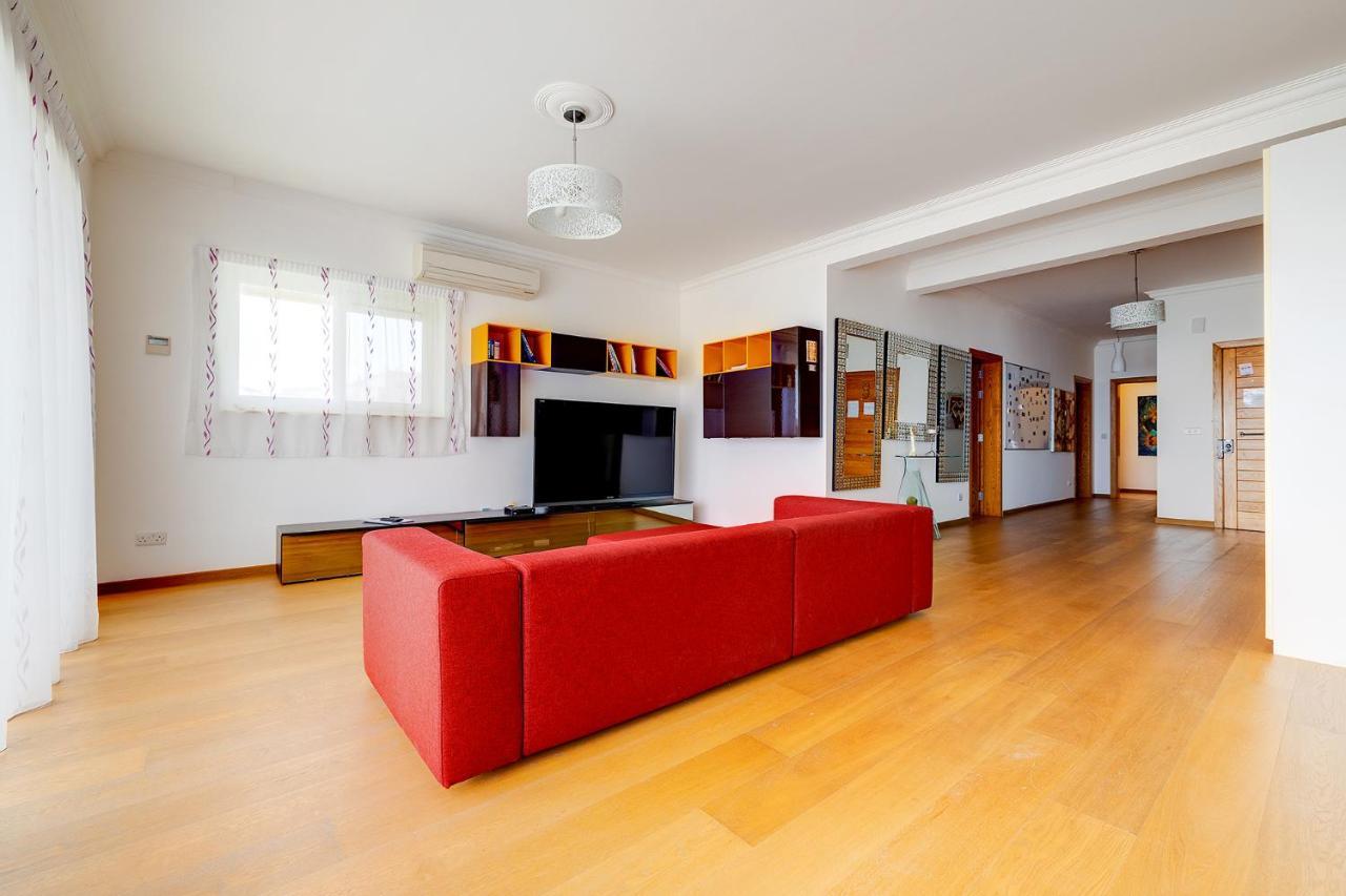 Seafront Apartment In Sliema With Pool, Upmarket Complex Εξωτερικό φωτογραφία