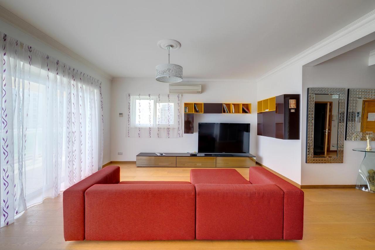 Seafront Apartment In Sliema With Pool, Upmarket Complex Εξωτερικό φωτογραφία