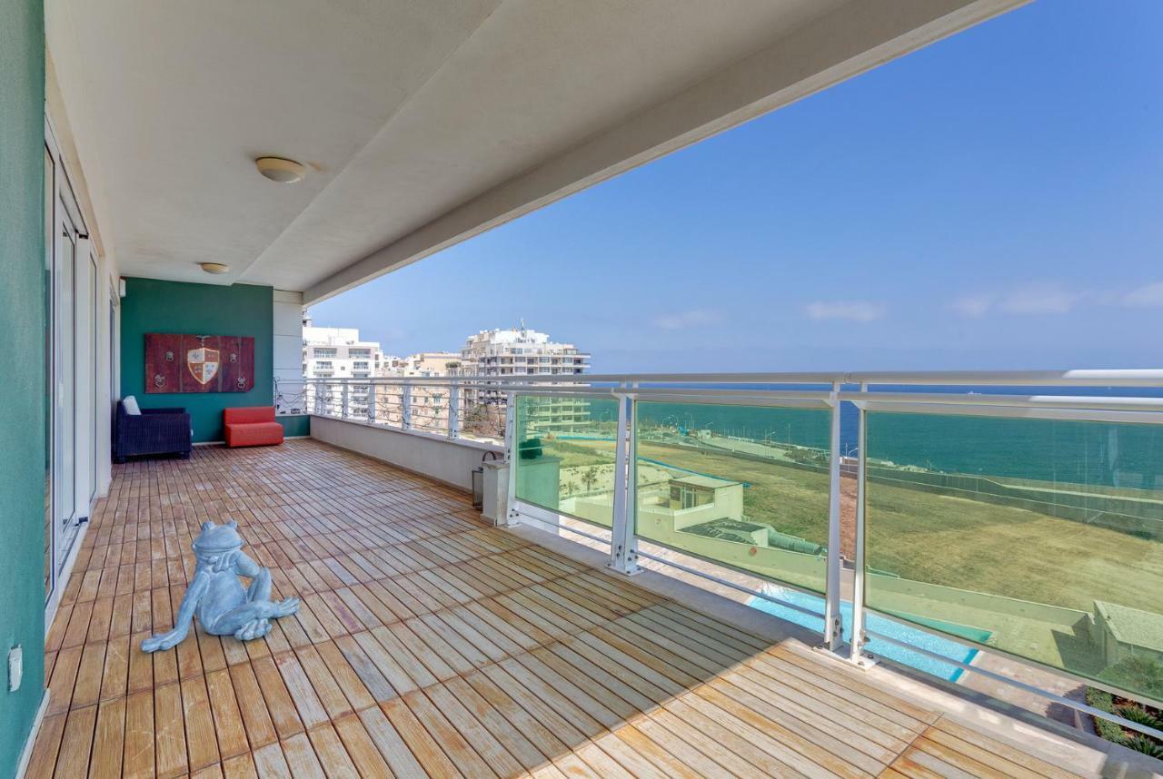 Seafront Apartment In Sliema With Pool, Upmarket Complex Εξωτερικό φωτογραφία