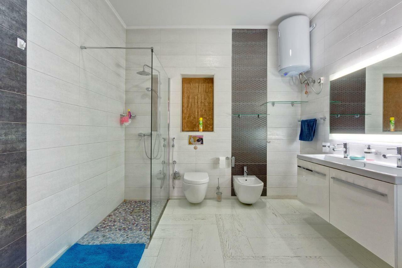 Seafront Apartment In Sliema With Pool, Upmarket Complex Εξωτερικό φωτογραφία